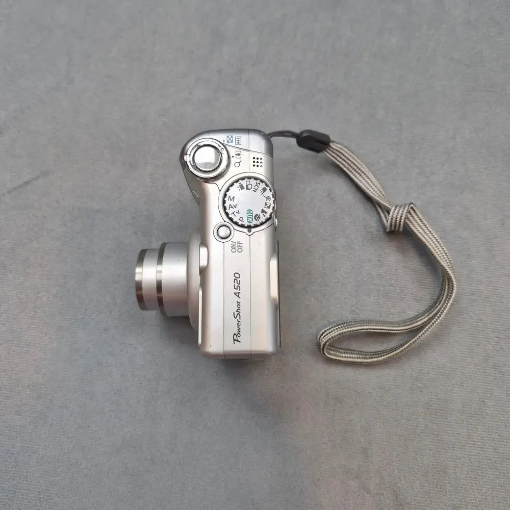Canon PowerShot A520 4.0MP Digital Camera Silver For Parts Not Working